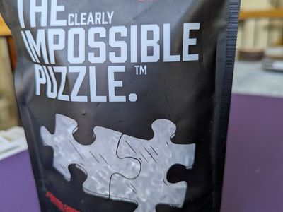 The Clearly Impossible Puzzle - 200 Piece