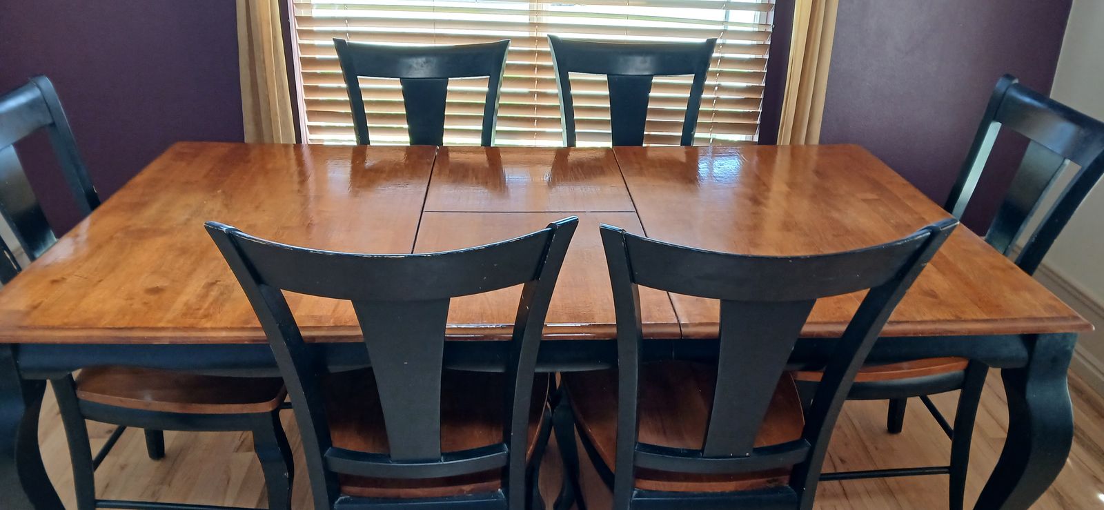 Kitchen table and 8 chairs