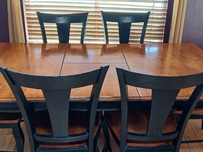 Kitchen table and 8 chairs