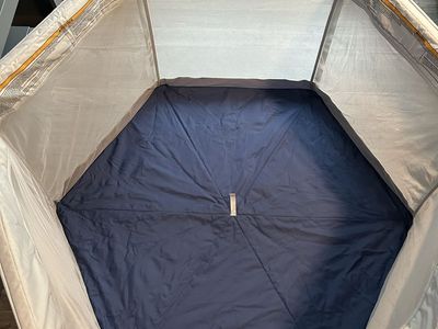Graco Pack 'n Play Portable Playard - Hexagon Shape, Blue/Gray - Excellent condition