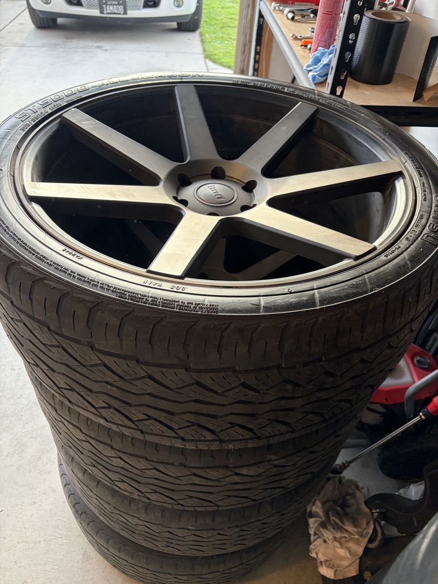 Set of 4-24 in Wheels/Tires