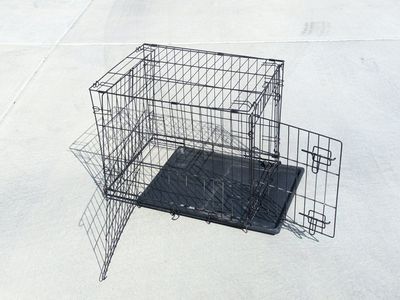 Small pet/dog cage 24x18x18