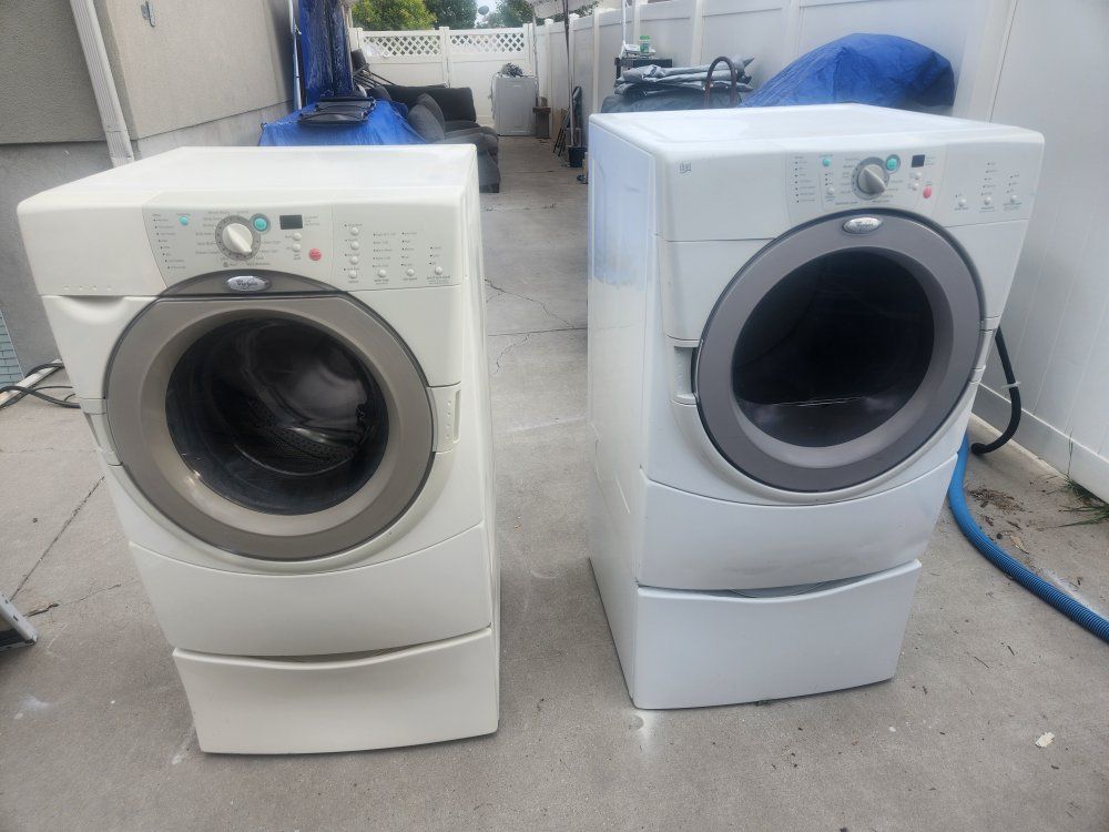Electric Whirlpool Front Load Washer + Gas Dryer Set – Works Great!