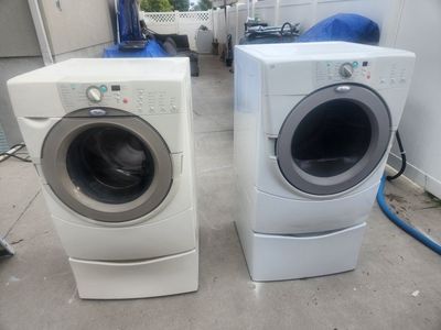Electric Whirlpool Front Load Washer + Gas Dryer Set – Works Great!
