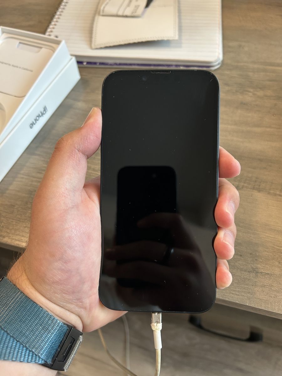Apple iPhone 14 Midnight Black 128GB Unlocked Smartphone - Excellent Condition