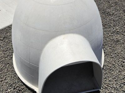 Dogloo 33.7” L x 33” W x 25.5” H