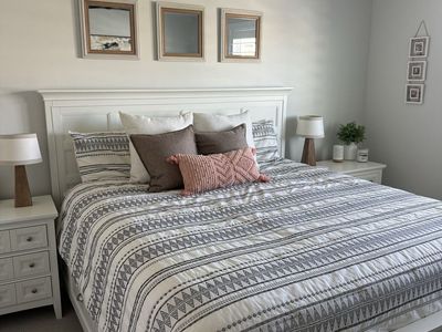 Bedding and decorative pillows