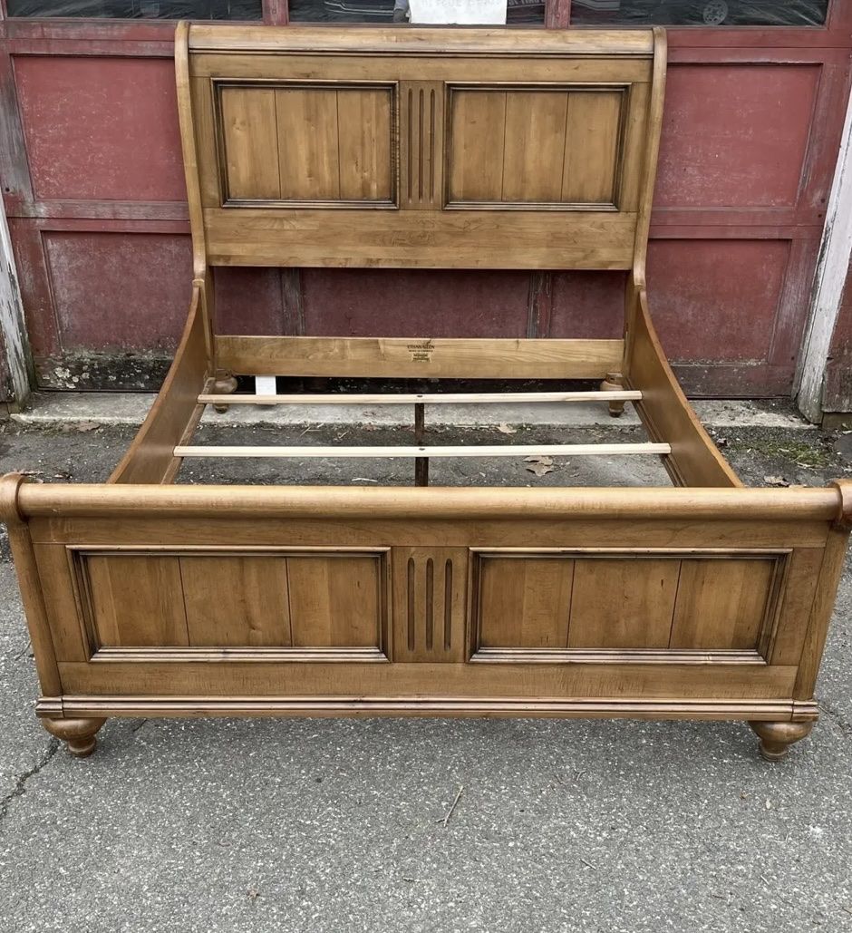 Ethan Allen King Size Sleigh Bed