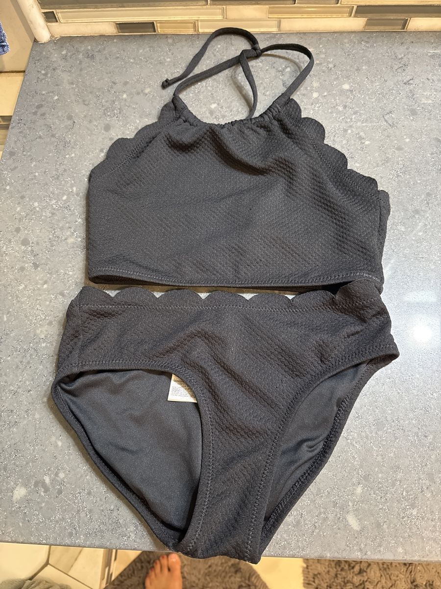 Old Navy size 8 black swimming suit