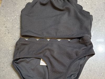 Old Navy size 8 black swimming suit