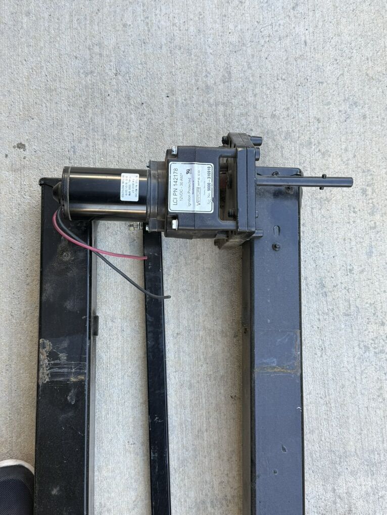 5th Wheel Front Jacks