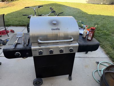 Char-Broil Advantage 4-Burner Propane Gas Grill with Side Burner