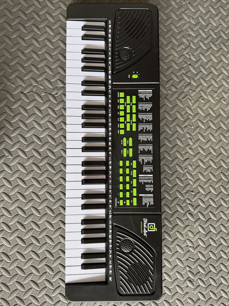 FunKey 61-Key Electronic Keyboard – Like New