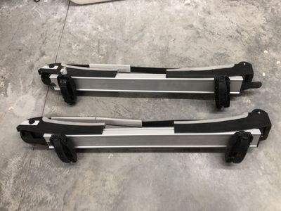 Thule sup taxi paddleboard paddle roof rack