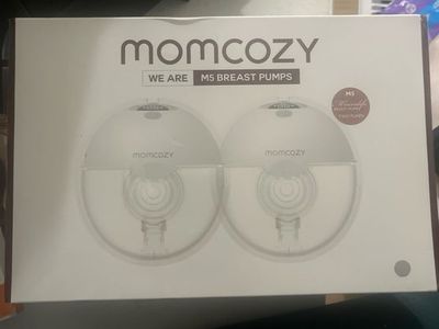 Brand New Momcozy breastpump