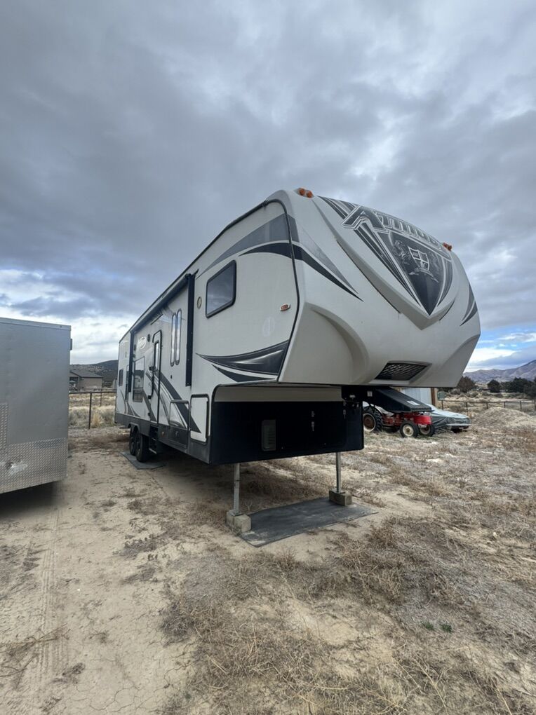 2018 Eclipse Attitude 32SAG Toy Hauler