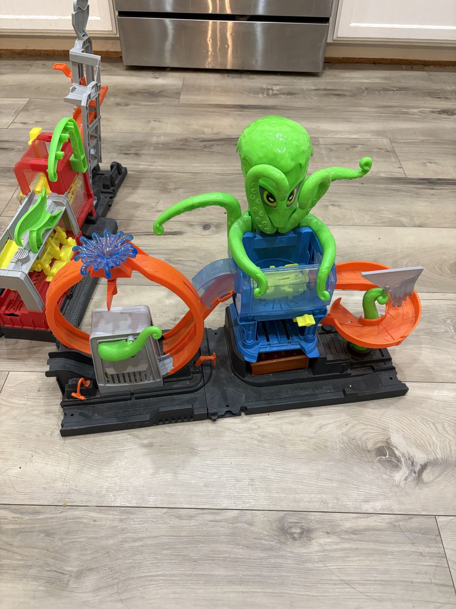 Hot Wheels Ultimate Octo Car Wash