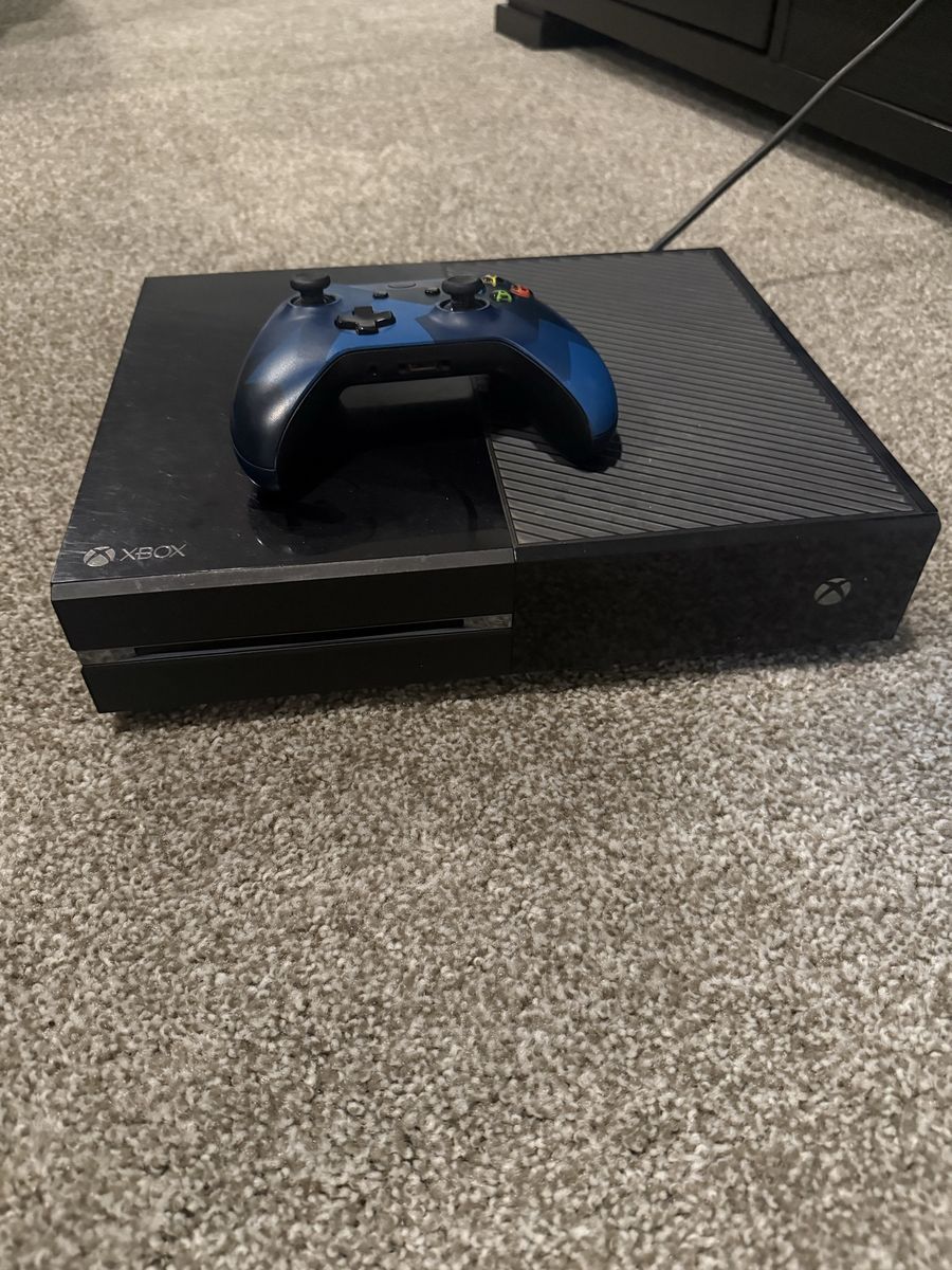 Xbox One with Controller