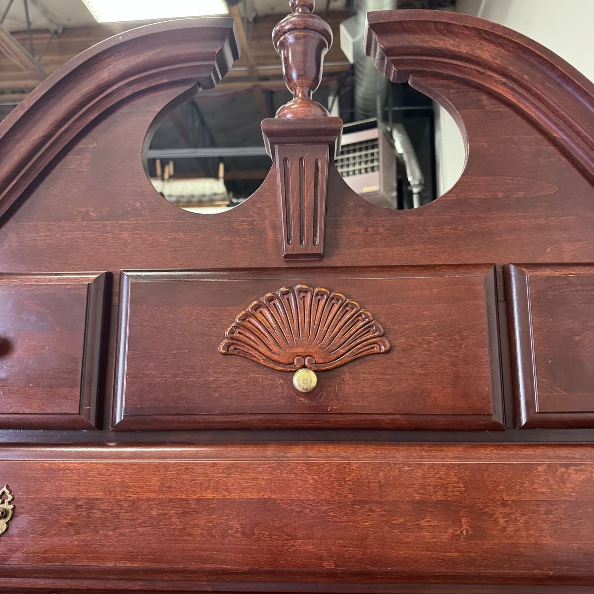 Main image 6