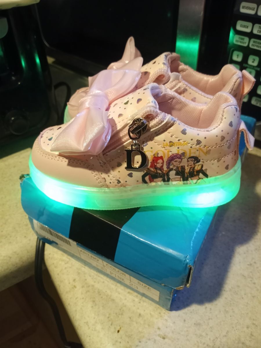 K Pop girl shoes pink
