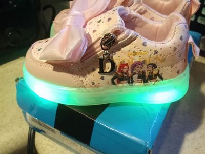 K Pop girl shoes pink