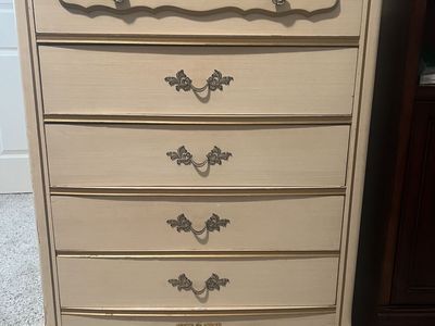 Vintage Chest Of Drawers