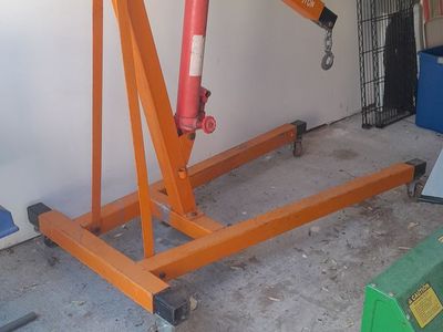 2 ton engine hoist, cherry picker