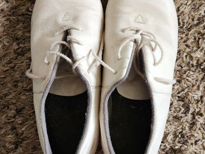 Split sole clogging shoes size 5.5