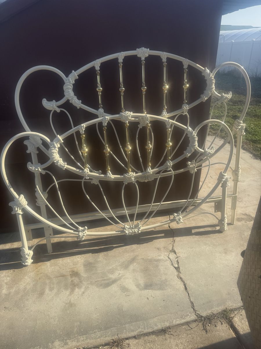 Vintage Elliots Design Queen Size Brass Bed Frame
