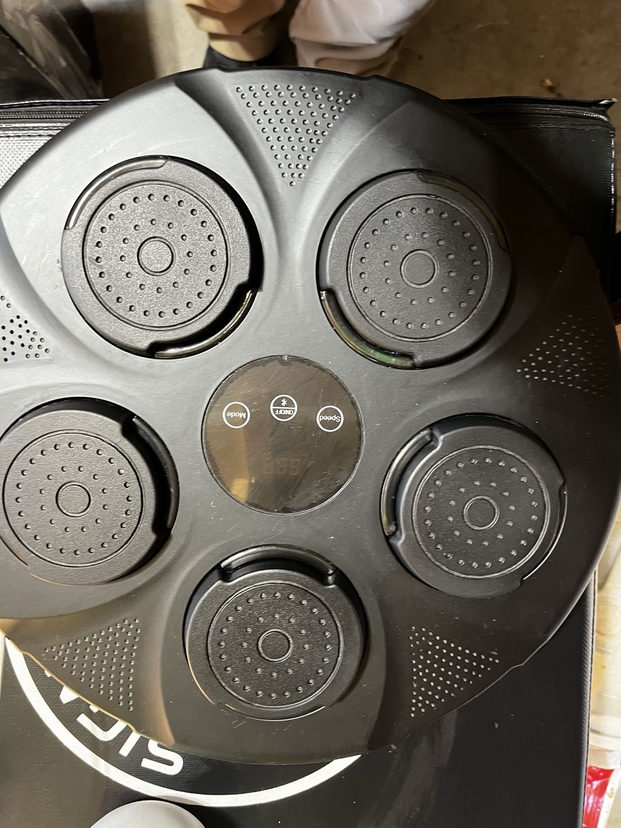 No Name Wall Boxing Thing