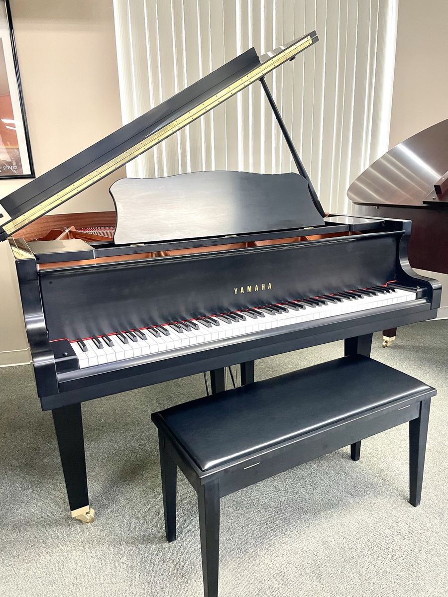 Yamaha GC1 Satin Ebony Baby Grand Piano (2018)