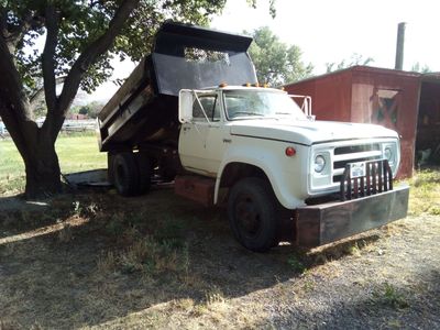 1975 Dodge D700 dump truck