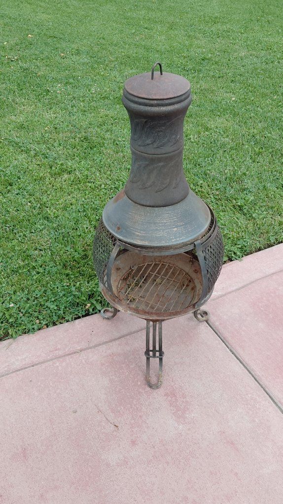 Metal Outdoor Chiminea Fireplace with Mesh Body and Lid