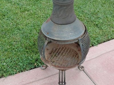 Metal Outdoor Chiminea Fireplace with Mesh Body and Lid