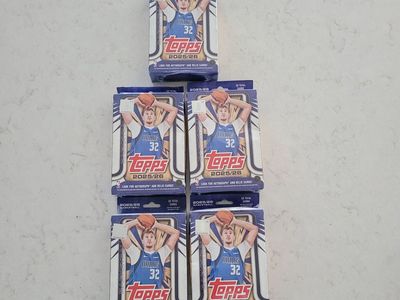NEW- NBA Topps 2025/2026 Hanger Box