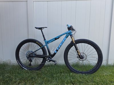 2021 Trek Supercaliber deore XT, project 1 one of a kind paint. Nica machine! size Medium