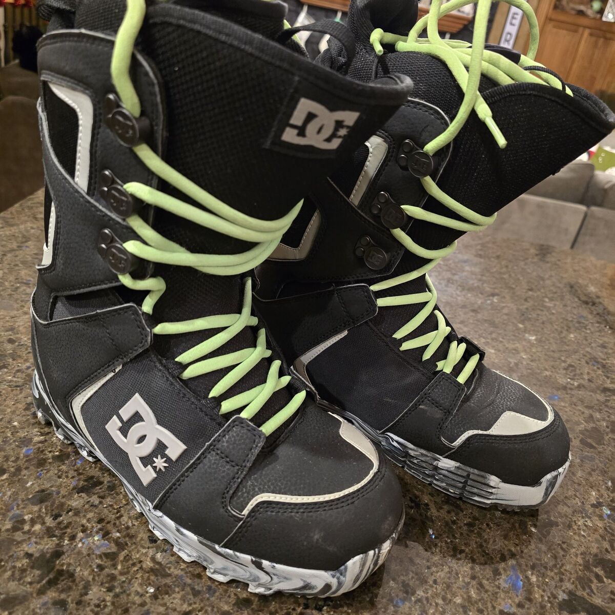 Mens DC Snowboard Boots Boys Size 8 and 9 sz