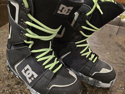 Mens DC Snowboard Boots Boys Size 8 and 9 sz