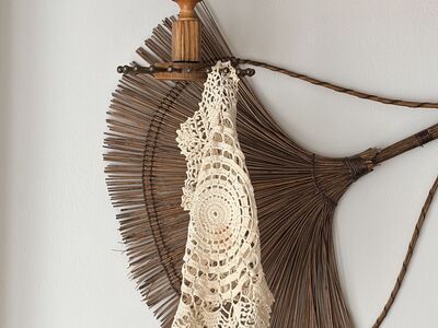 vintage Rotating Tie Holder Cottage Style