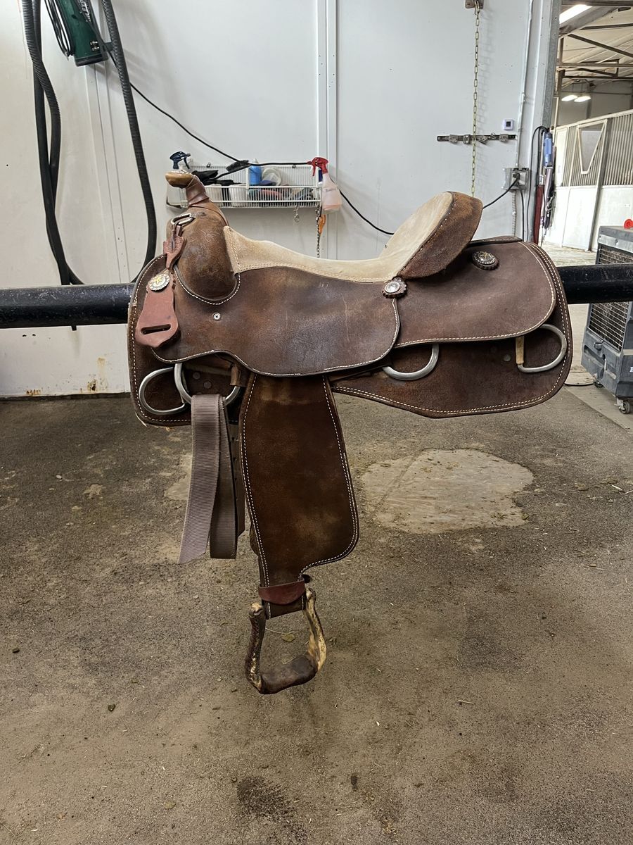Elite Western Riding Saddle - Brown Leather with Suede Seat