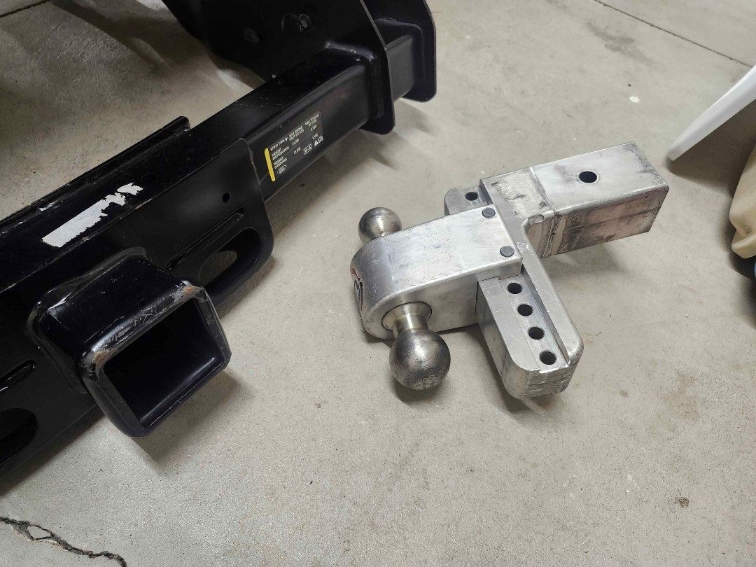 Ford F250 F350 V-5 Hitch Receiver & Adjustable Ball Mount - Max GTWR 21,200 lbs, Max Tongue 2,120 lbs