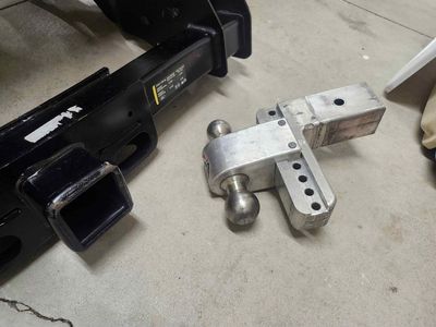 Ford F250 F350 V-5 Hitch Receiver & Adjustable Ball Mount - Max GTWR 21,200 lbs, Max Tongue 2,120 lbs