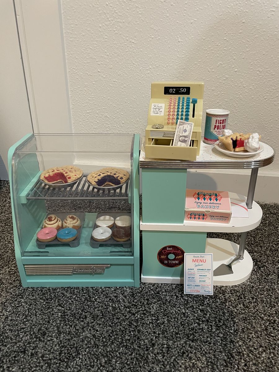 American Girl Seaside Diner Bakery Display Case with Food and Accessories