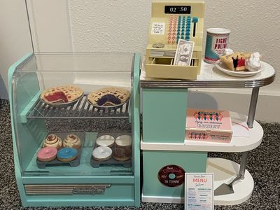 American Girl Seaside Diner Bakery Display Case with Food and Accessories