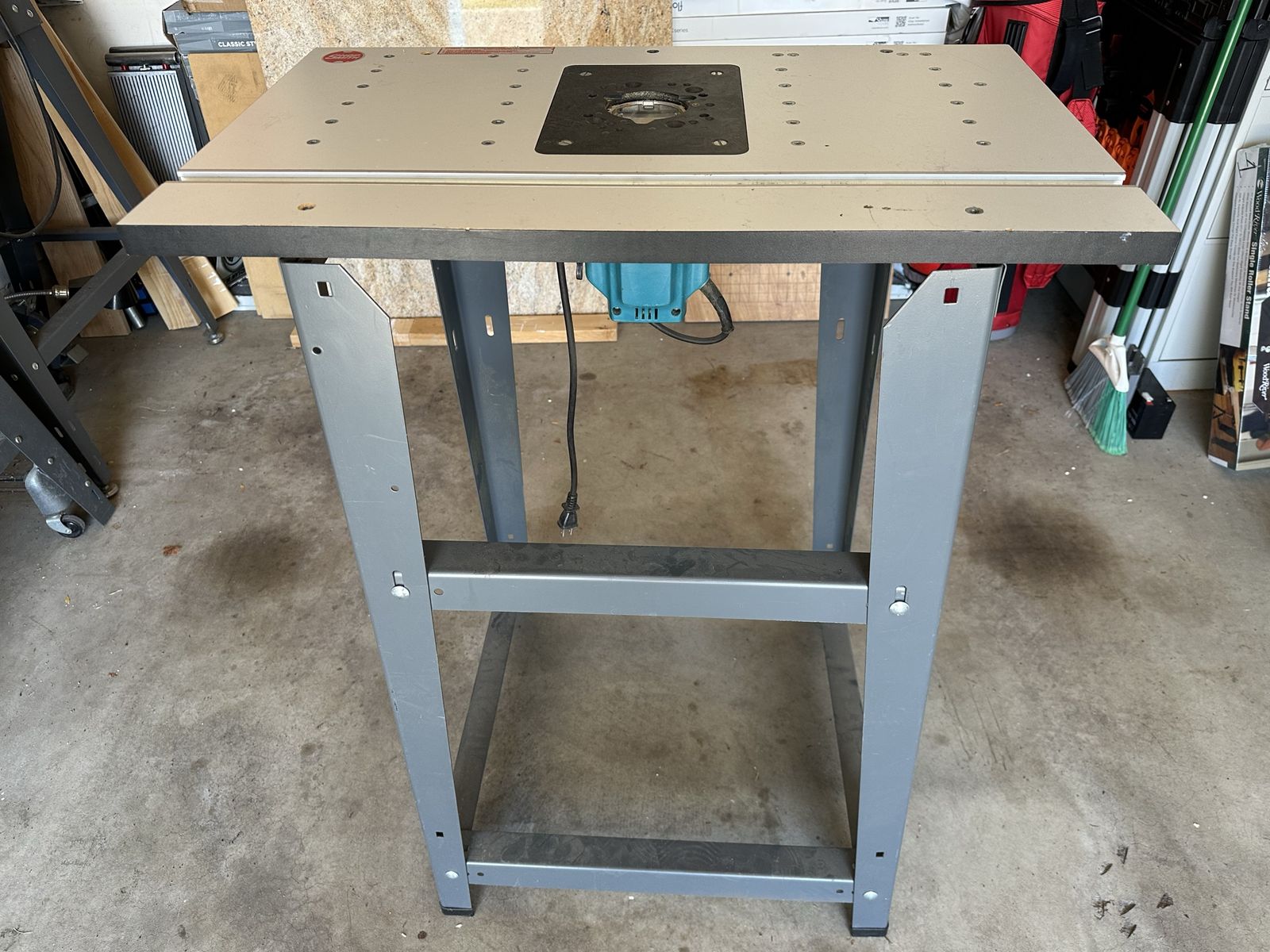 Router Table w Router (no fence)