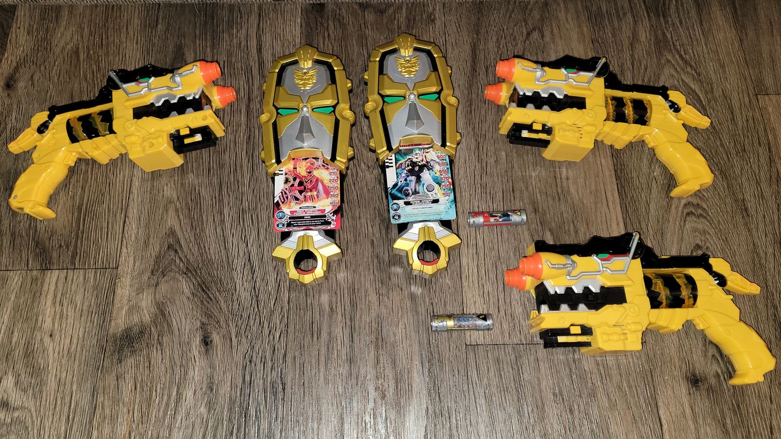 Vintage Power ranger deluxe dino super charge Morpher Yellow Blaster Gun collectibles