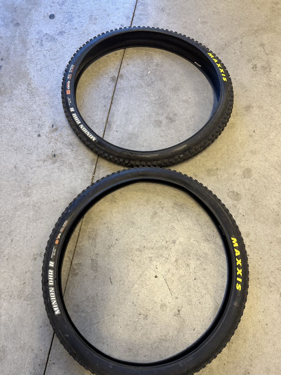 Maxxis Minion DHR II 29x2.40WT EXO TR Mountain Bike Tires (Pair)
