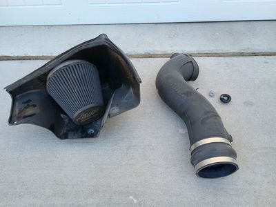 2005 - 2009 Mustang GT Airaid SynthaMax Intake