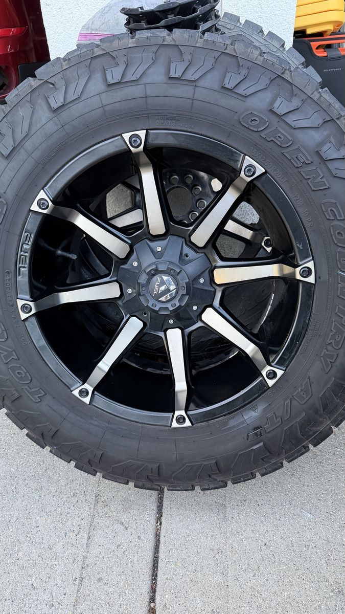 20" Fuel Wheel With Toyo Tires 35x12.5R20