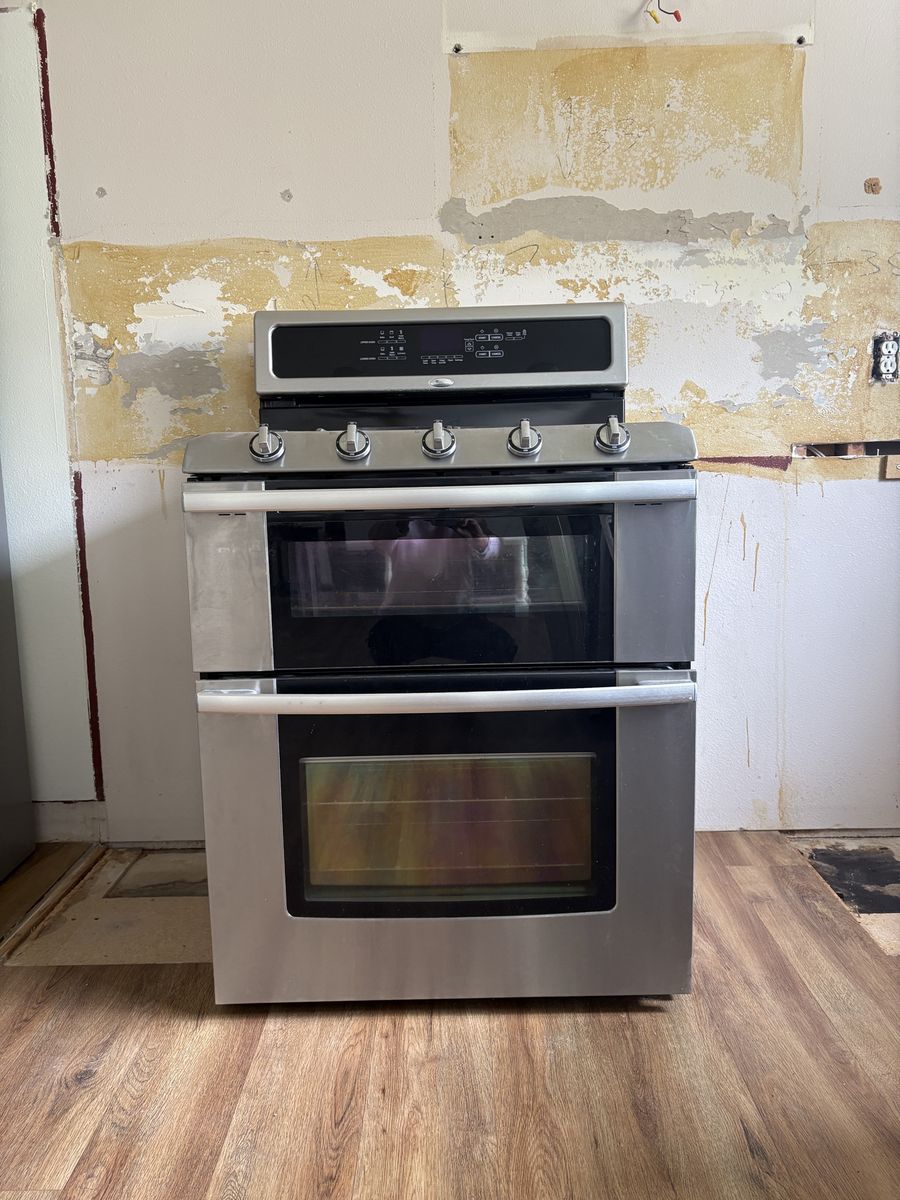 Gas stove with gas double ovens